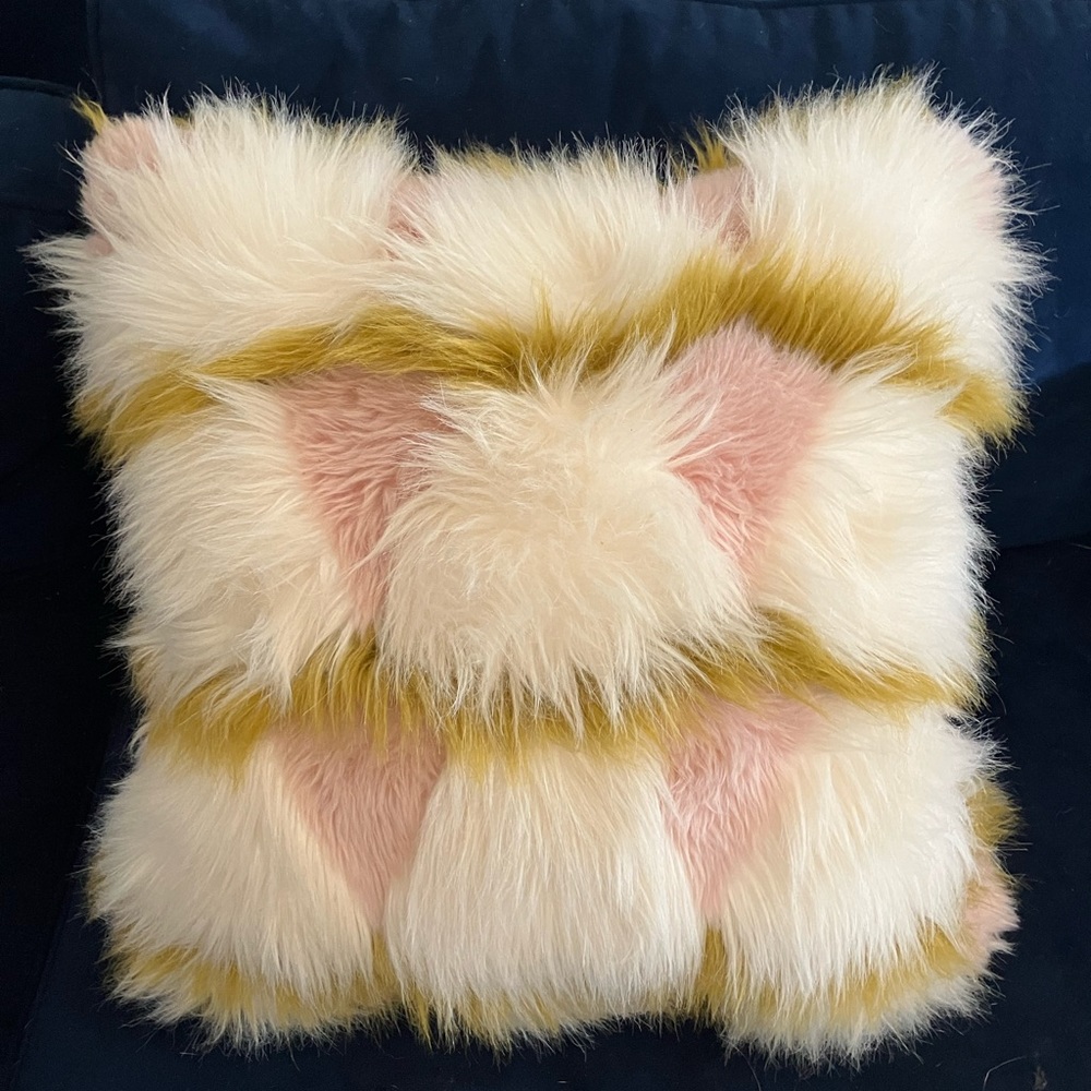 Anthropologie Coren 20” Faux Fur Pillow